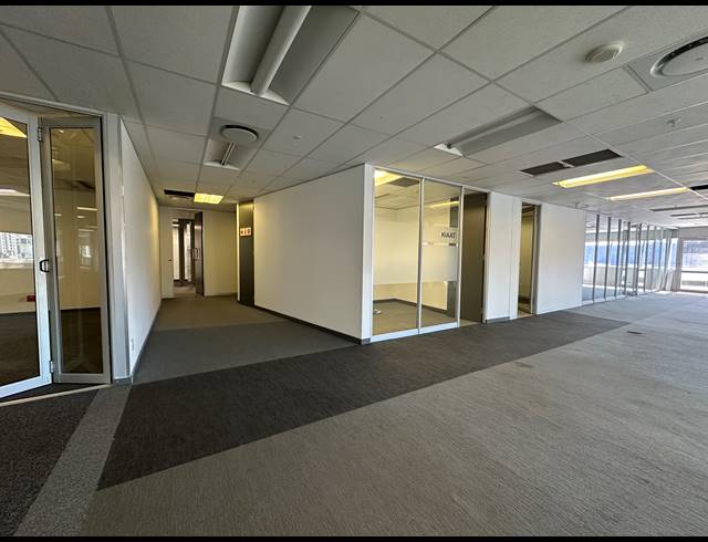 1,368M² OFFICE TO LET IN SANDTON CENTRAL